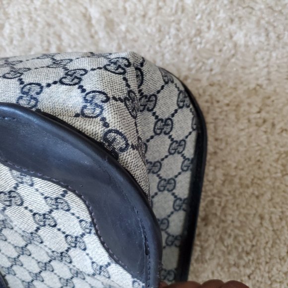 Poor Condition Blue Vintage Gucci Handbag - Picture 7 of 16